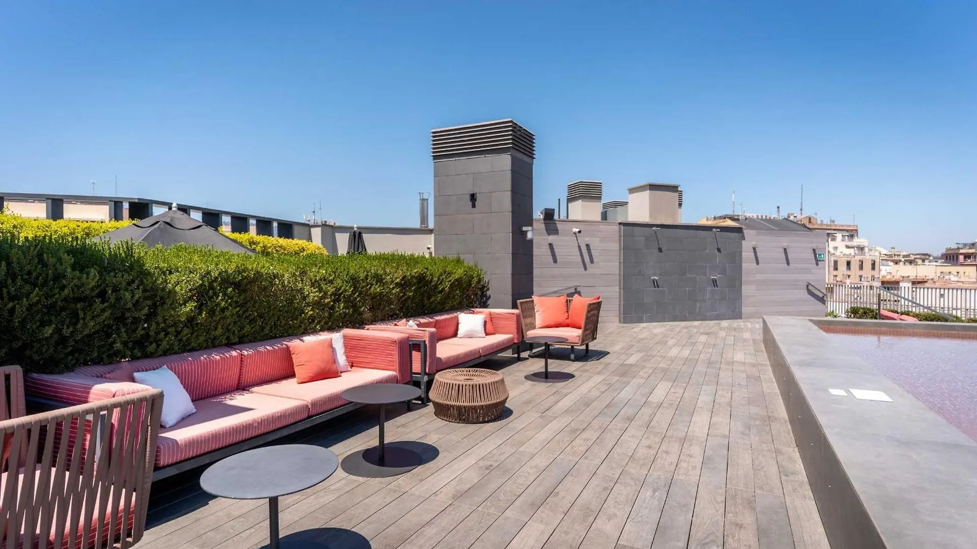 Midtown Apartments Барселона
