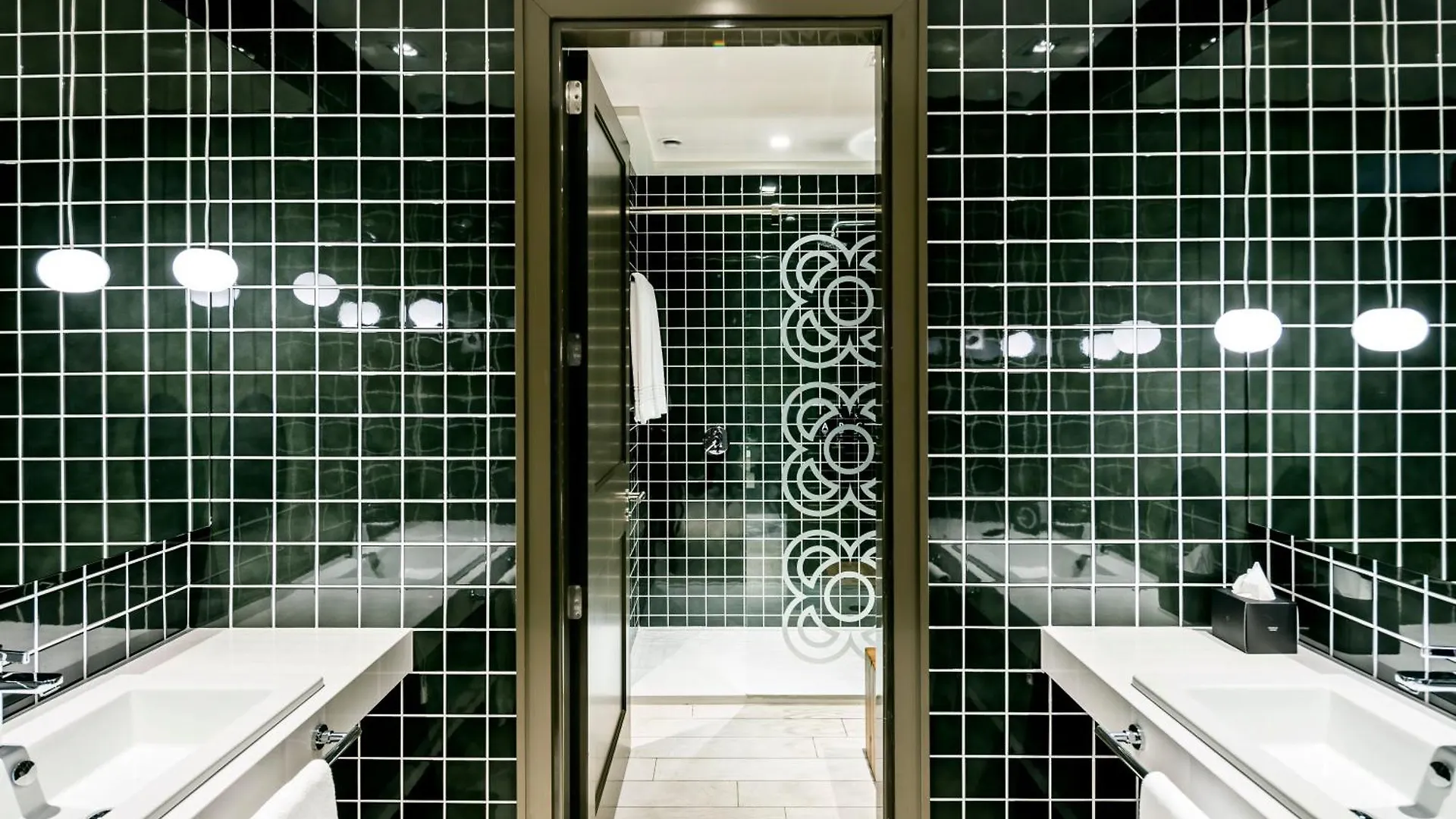 Midtown Apartments Барселона Испания